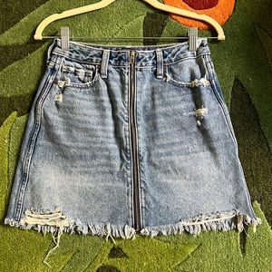 ABERCROMBIE 💙 JEAN MINI SKIRT SIZE 2